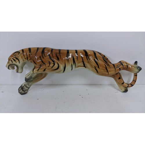 406 - A West German Cortendorf porcelain model of a Tiger, 39cm h Location: R1-3
If there is no condition ... 