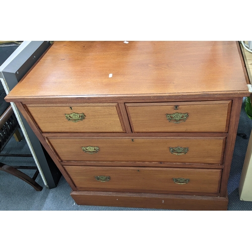 426 - An Edwardian walnut chest of two short and two long drawers, 83.5cm h x 91cm w
Location:RAM
If there... 