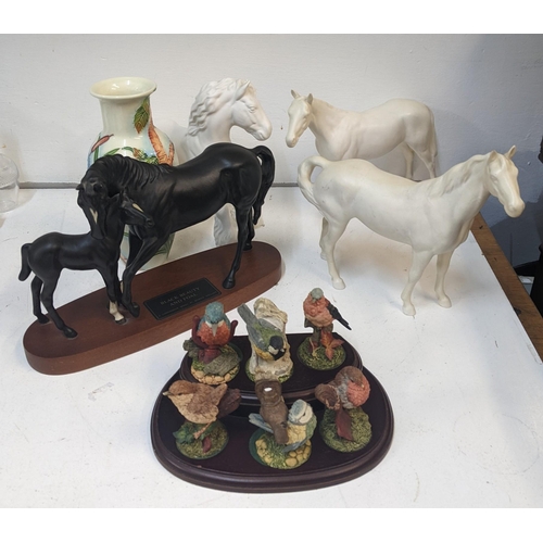 433 - A mixed lot to include Beswick horses, Tupton vase and Doulton bird ornaments on a stand
Location:1-... 