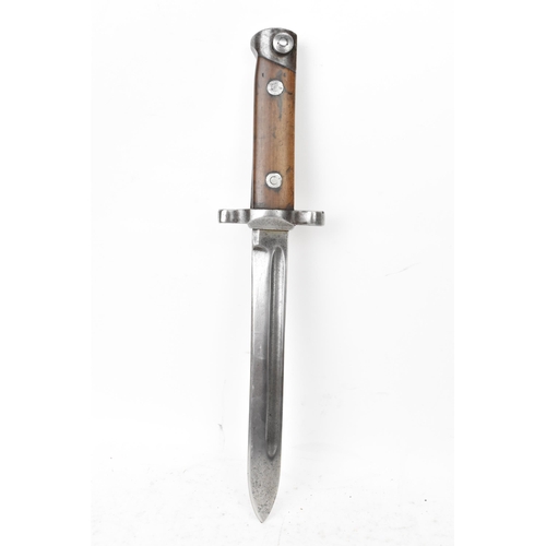 187 - A WWII Italian M38 fixed knife bayonet, wooden slab grips, secured by two screws, stamped to the gri... 