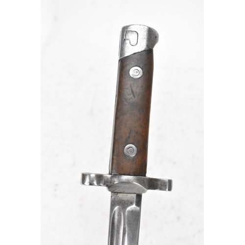 187 - A WWII Italian M38 fixed knife bayonet, wooden slab grips, secured by two screws, stamped to the gri... 