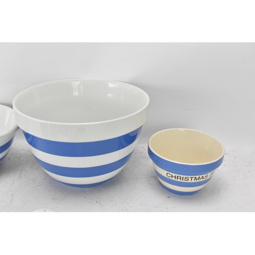 235 - A collection of mid/late 20th century T.G Green Cornish ware blue and white kitchen baking related i... 