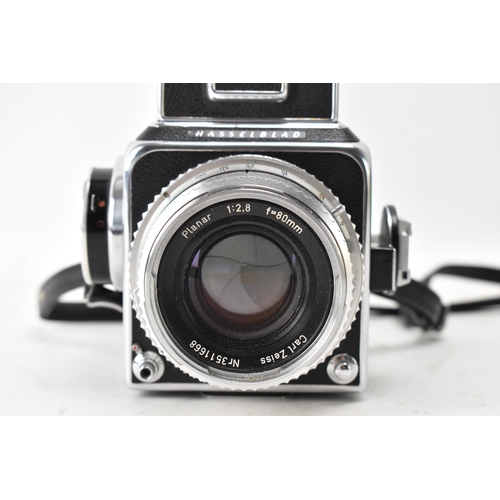 237 - A Hasselblad 500C chrome and black leatherette cased camera, with a Carl Zeiss Synchro Compur 80mm f... 