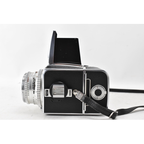 237 - A Hasselblad 500C chrome and black leatherette cased camera, with a Carl Zeiss Synchro Compur 80mm f... 