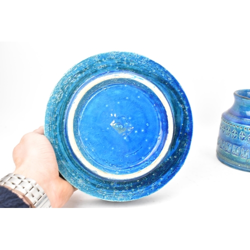 29 - A collection of Aldo Londi for Bitossi mid 20th century Italian pottery, all glazed in blue with inc... 