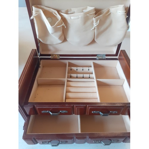 94 - Dressing table items to include a late 20th Century wooden jewellery chest, a gold tone compact with... 