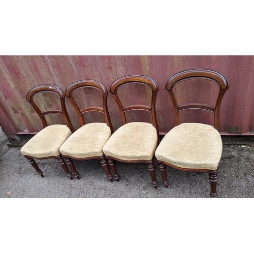 189 - A set of six Victorian mahogany bar back dining chairs with turned, tapered fluted legs
Location: BI... 