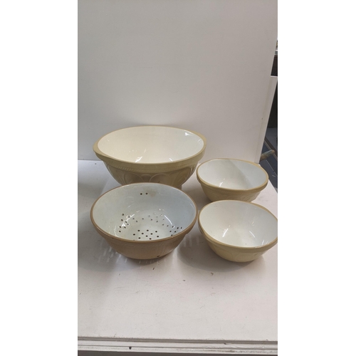 347 - Three T G Green mixing bowls and a strainer bowl
Location: 5-2
If there is no condition report shown... 