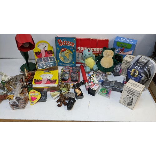 412 - Games, toys, Pokemon teddies, Snoopy money boxes, JVC earphones, Macdonald's Star Wars, Mobil Noah's... 