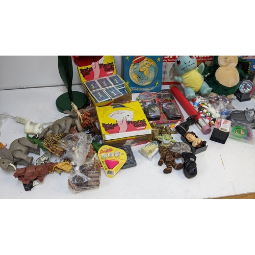 412 - Games, toys, Pokemon teddies, Snoopy money boxes, JVC earphones, Macdonald's Star Wars, Mobil Noah's... 