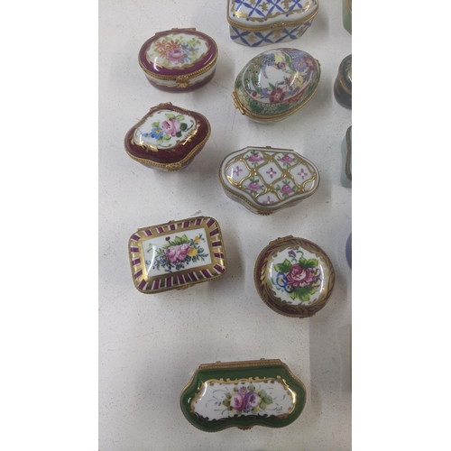 66 - A collection of early 20th century and later Limoges trinket boxes
Location:A3B
If there is no condi... 