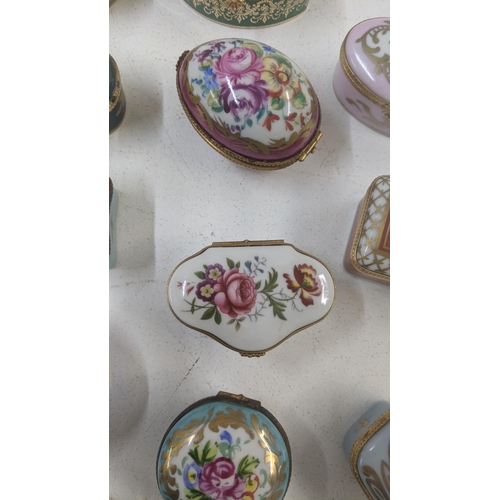 66 - A collection of early 20th century and later Limoges trinket boxes
Location:A3B
If there is no condi... 