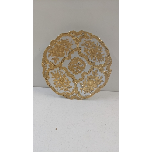 73 - A 20th century Meissen porcelain cabinet dish having a heavily gilded floral design
Location:A4F
If ... 