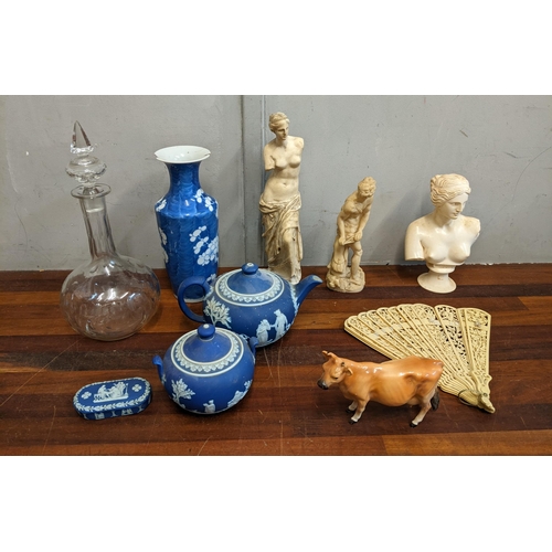 103 - A mixed lot to collectables to include a Wedgwood jasperware teapot, sugar pot and trinket box, a Ch... 