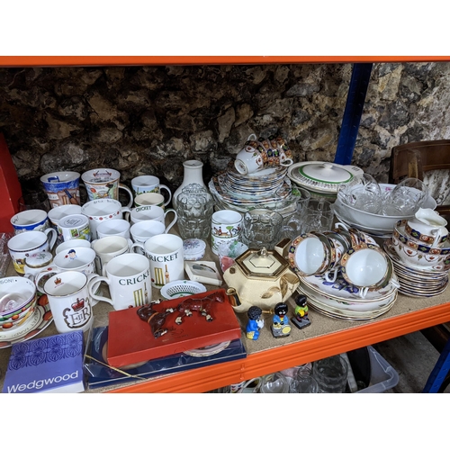 119 - A mixed lot of ceramics, glassware and collectables to include various crystal miniatures, a Wedgwoo... 