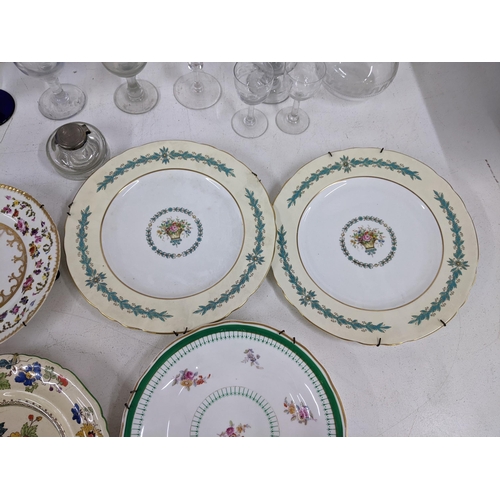 231 - A collection of glassware and ceramics to include a Copeland New Blanche dish, two Aynsley Cambridge... 