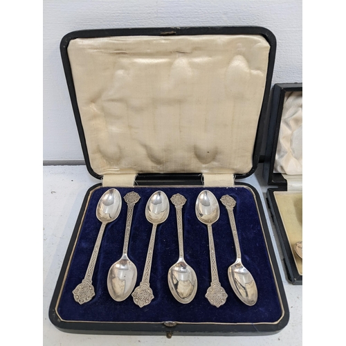 277 - A set of six silver tea spoons and a boxed pair of salts and silver plated spoons, 130.6g
Location: ... 