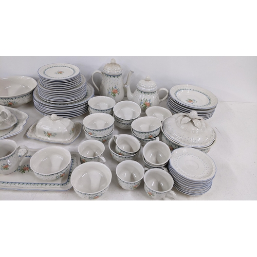 329 - A Villeroy and Boch Romantica dinner and tea service
Location: A3M
If there is no condition report s... 