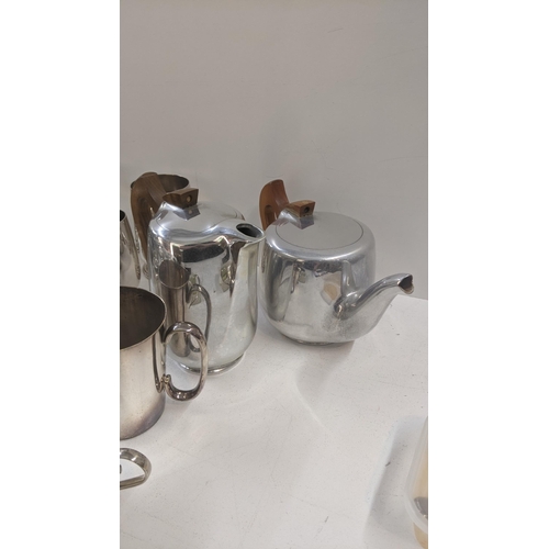 354 - A collection of mixed silver plated items to include tankards, cutlery and flatware, along with a mi... 