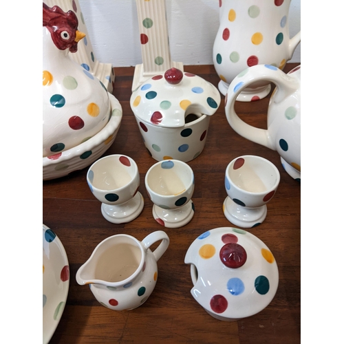 393 - Emma Bridgewater polka dot pattern mugs, plates, egg cups, tea pots, jugs and others
Location: 5-5
I... 