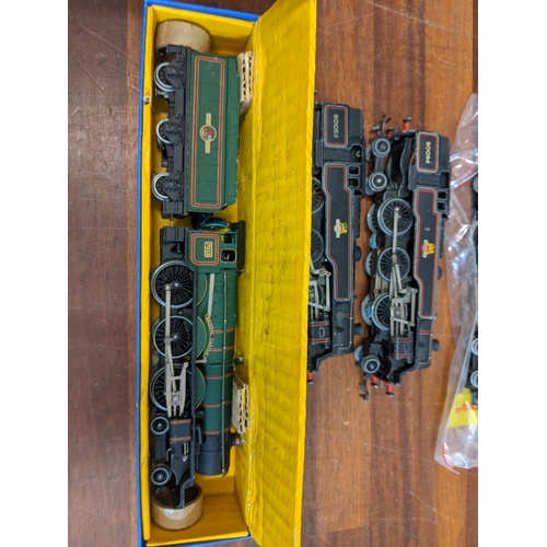 406 - Four Hornby engine and Hornby set
Location: BWR
If there is no condition report shown, please reques... 