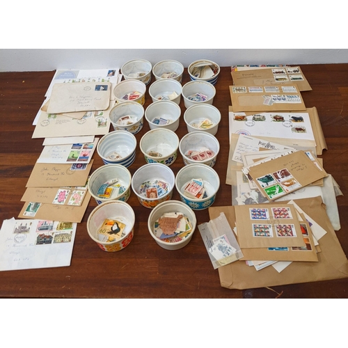 441 - A selection of stamps from around the world, loose and in albums
Location: RAB
If there is no condit... 