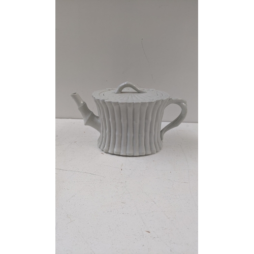 493 - A 18th/19th century Wedgwood creamware bamboo moulded tea pot
Location: 10-1
If there is no conditio... 