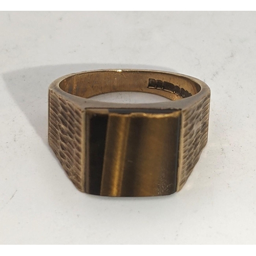 1 - A 9ct gold and tiger eye gents signet ring size 5½, 6.7g
Location: CAB 10
If there is o condition re... 