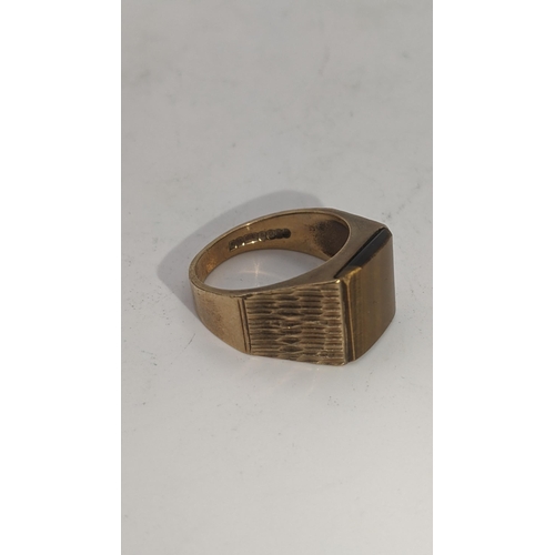 1 - A 9ct gold and tiger eye gents signet ring size 5½, 6.7g
Location: CAB 10
If there is o condition re... 