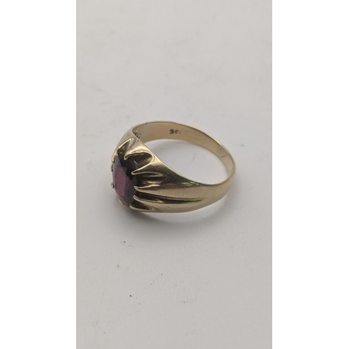 12 - Two 9ct gold rings to include a black onyx signet ring and one other total weight 8.1g
Location: RIN... 