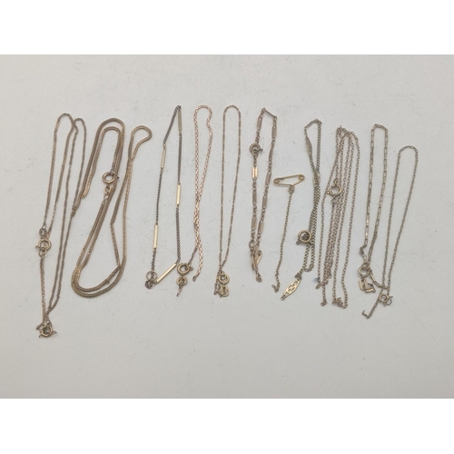 19 - A group of 9ct gold broken necklaces and bracelets total weight 13g
Location: CAB 3
If there is cond... 