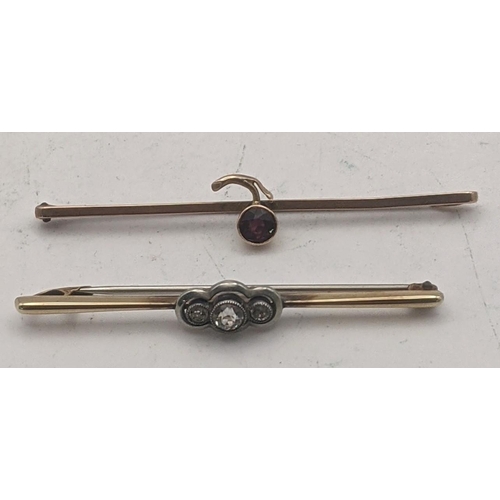 36 - Two 9ct gold bar brooches to include one set with three paste stones and having a later pin, togethe... 