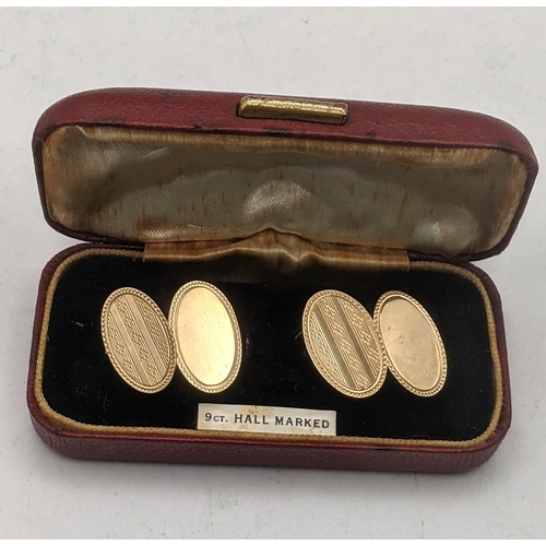 4 - A pair of 9ct gold gents cufflinks with an engine turned design, 5.1g
Location: CAB 7
If there is co... 