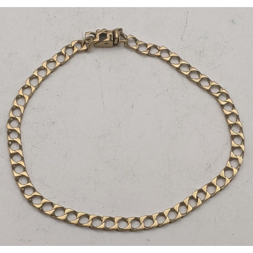 9 - A 9ct gold ladies square curb link chain bracelet 4.9g
Location: CAB 6
If there is condition report ... 