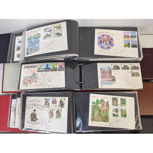 407 - First Day covers to include British Gardens, British Army, Historic Buildings and others Location: A... 