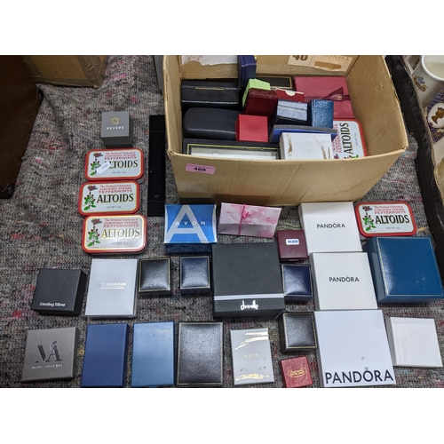 468 - A box of empty jewellery boxes and tins Location: G
If there is no condition report shown, please re... 