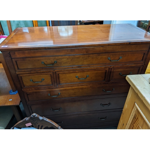 486 - A Wills and Gambier reproduction mahogany side chest of drawers, single narrow long drawer, above th... 