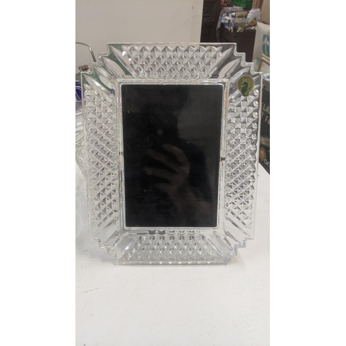 514 - A mixed lot of glassware to include a Watford Crystal picture frame, and others Location:LAF
If ther... 