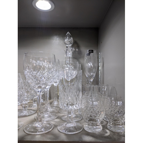 521 - Glassware to include a light and shade, glasses, wines and other items Location:2.1
If there is no c... 