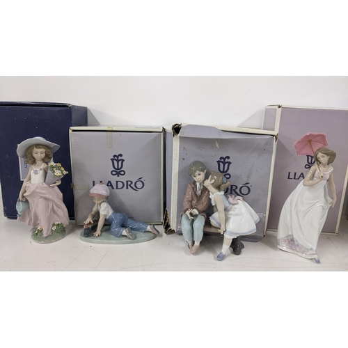 542 - Four boxed Lladro figures to include 'A Wish Come True' and others, stamped Collectors Society
Locat... 