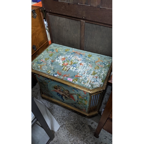 571 - A mid 20th century painted plywood chest, 47cm x 68cm
Location:G
If there is no condition report sho... 