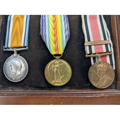 273 - A WWI campaign medal group comprising BWM & Victory medal named to 33604 Pte. H Stevens R.Berks R, w... 