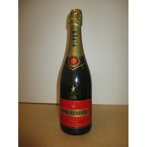 39 - One bottle of Piper Heidsieck Champagne – Curvee Brut 2000  
Location:L3, blue shelves