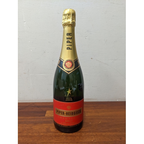 39 - One bottle of Piper Heidsieck Champagne – Curvee Brut 2000  
Location:L3, blue shelves