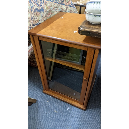 510 - A vintage G-Plan teak hi-fi cabinet containing a Technics stacking system and speakers
Location: A3M... 