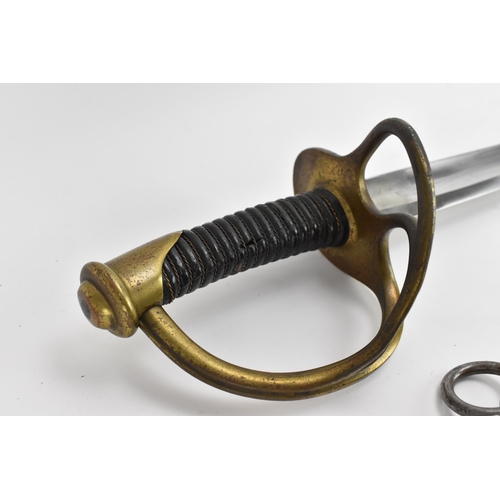 141A - A 19th century French, 1822 model cavalry trooper's sabre with curved fullered blade, blade length 9... 