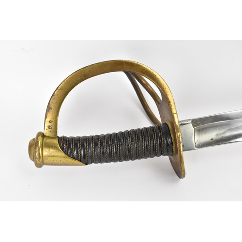 141A - A 19th century French, 1822 model cavalry trooper's sabre with curved fullered blade, blade length 9... 