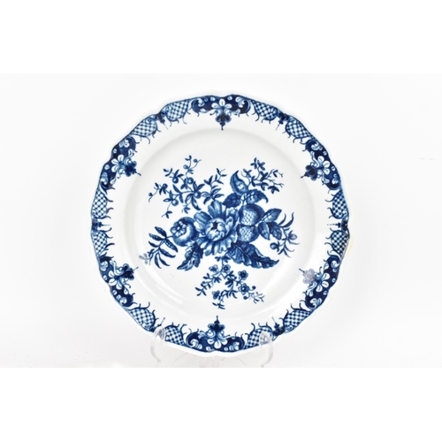 125 - An 18th century Worcester dish, Dr. Wall first period, circa 1770, decorated in blue and white in th... 