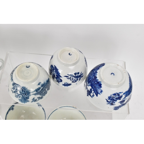 127 - A selection of mainly 18th century English porcelain to include a Worcester and Caughley blue and wh... 