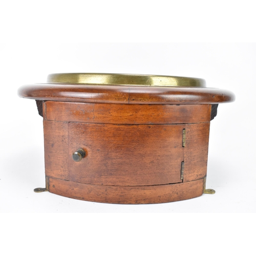 40 - An early 20th century mahogany cased Dent 10